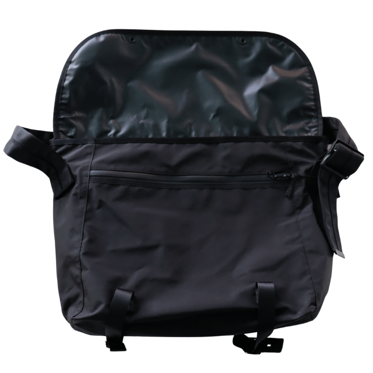 ATTRACTIONS アトラクションズ x SPEAKEASY A20037 Black Messenger ブラックメッセンジャー ショルダーバッグ