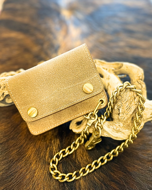 KC,s ケイシイズ  より ポケットに収まる、無骨な存在感。KC,s ミニトラッカーズウォレット♬ SH1093 SPLIT HORWEEN TRACKER MINI WALLAT