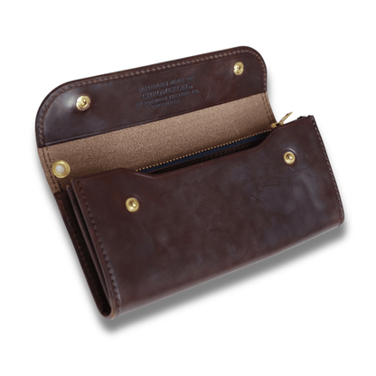 ART BROWN Long Wallet in Horween Chromexcel, Chicago, made from oiled Horween Chromexcel leather (VGW00143AB). Double-stitched. Made in Japan.