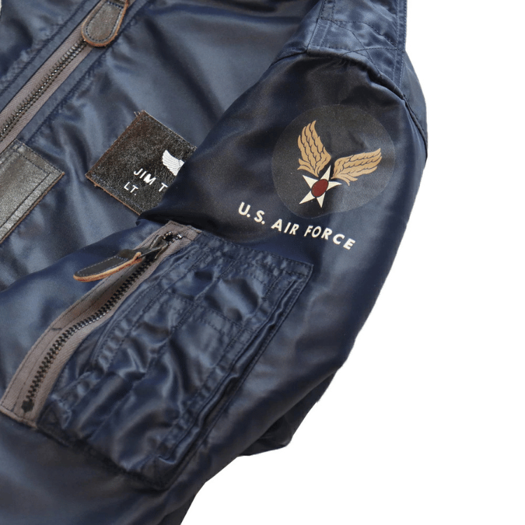 TOYS McCOY トイズマッコイ TMJ2305 TYPE L-2A TEST SAMPLE 39th FIS 51st FIW " THE HUFF " ジェームスL.トンプソン テストサンプル L-2A