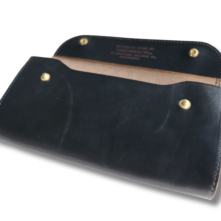 ART BROWN Long Wallet in Horween Chromexcel, Chicago, made from oiled Horween Chromexcel leather (VGW00143AB). Double-stitched. Made in Japan.