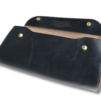 ART BROWN Long Wallet in Horween Chromexcel, Chicago, made from oiled Horween Chromexcel leather (VGW00143AB). Double-stitched. Made in Japan.