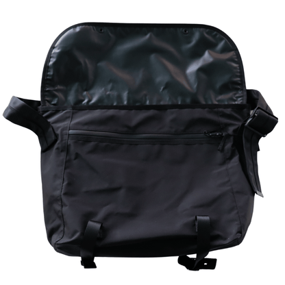 ATTRACTIONS アトラクションズ x SPEAKEASY A20037 Black Messenger ブラックメッセンジャー ショルダーバッグ