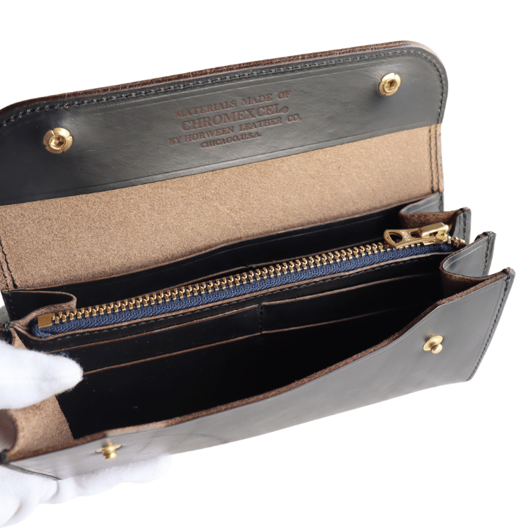 ART BROWN Long Wallet in Horween Chromexcel, Chicago, made from oiled Horween Chromexcel leather (VGW00143AB). Double-stitched. Made in Japan.