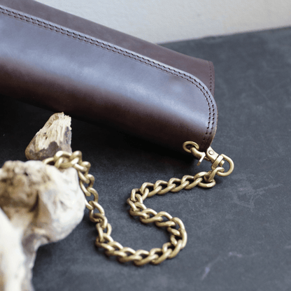 ART BROWN Long Wallet in Horween Chromexcel, Chicago, made from oiled Horween Chromexcel leather (VGW00143AB). Double-stitched. Made in Japan.