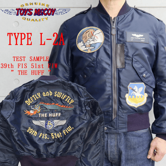 TOYS McCOY トイズマッコイ TMJ2305 TYPE L-2A TEST SAMPLE 39th FIS 51st FIW " THE HUFF " ジェームスL.トンプソン テストサンプル L-2A