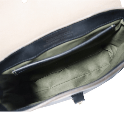 ART BROWN アートブラウン VGC00072AB Chromexcel Postman Bag クロムエクセル ポストマンバッグ 日本製 ショルダーバッグ 本革 Horween社製クロムエクセル 長財布が入るサイズ