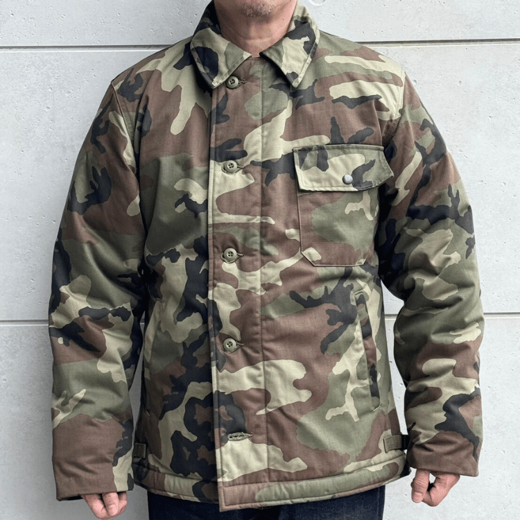 BUZZ RICKSON'S バズリクソンズ BR15763 Type DECK A-2 “BUZZ RICKSON MFG. CO.” CAMOUFLAGE VERSION カモフラージュバージョン デッキA-2ジャケット 米海軍 甲板作業用ジャケットN-1の後継モデル コットン・ナイロンの混紡生地 ウッドランドのカモフラージュ生地