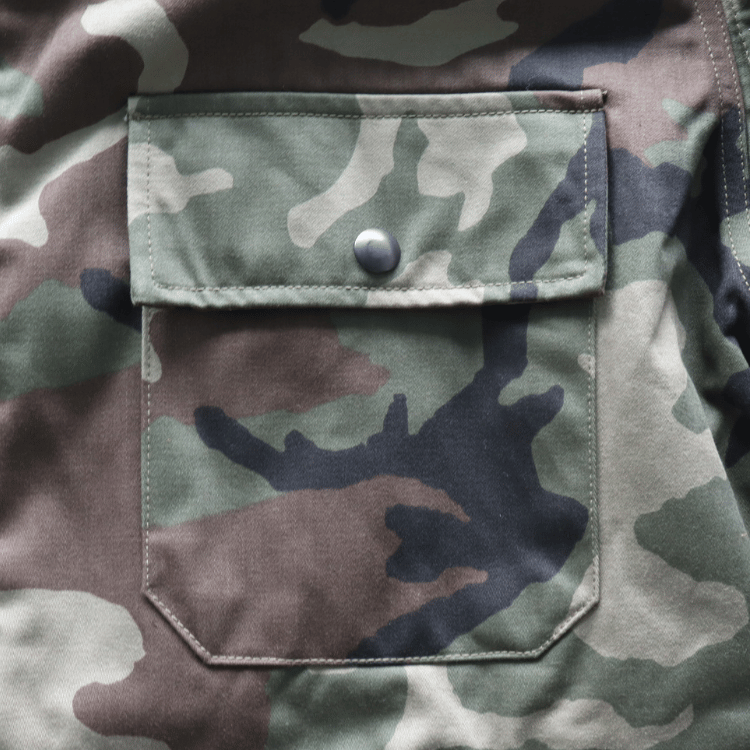 BUZZ RICKSON'S バズリクソンズ BR15763 Type DECK A-2 “BUZZ RICKSON MFG. CO.” CAMOUFLAGE VERSION カモフラージュバージョン デッキA-2ジャケット 米海軍 甲板作業用ジャケットN-1の後継モデル コットン・ナイロンの混紡生地 ウッドランドのカモフラージュ生地