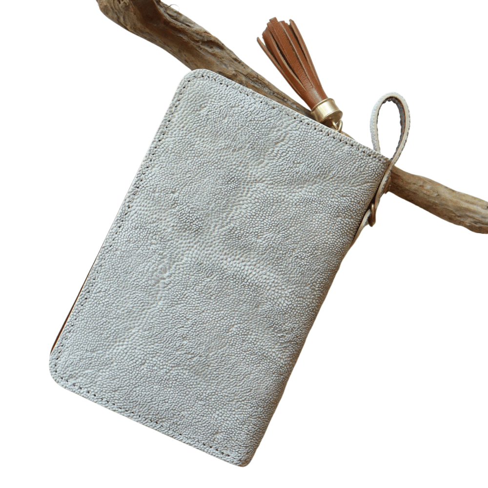 KC's ケイシイズ  kcsgentei1【限定商品】ロングビルフォールド ガネーシャ ラウンドジップ エレファント(クラスト)