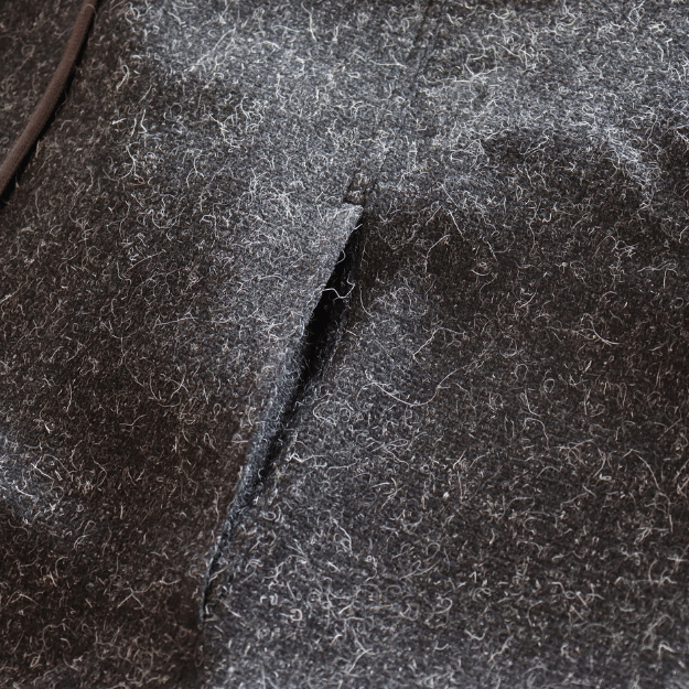 The 2 Monkeys TM12443 Montagnard Poncho モンタニャールポンチョ 山賊 ケープ モチーフ モンタニャール 山の民