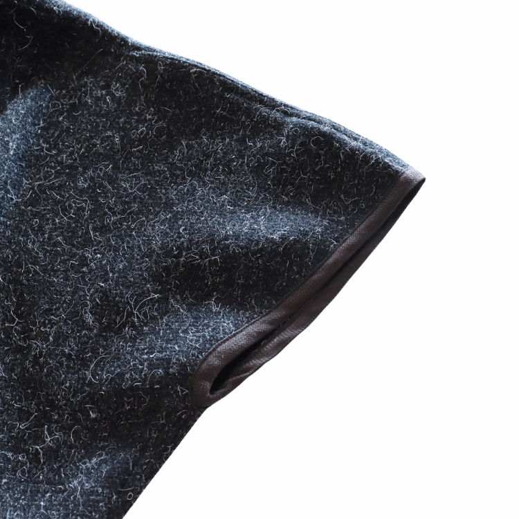 The 2 Monkeys TM12443 Montagnard Poncho モンタニャールポンチョ 山賊 ケープ モチーフ モンタニャール 山の民