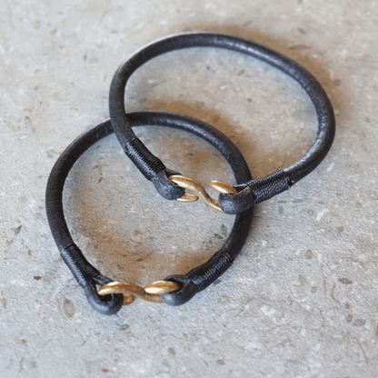 KC's KQA002 S-hook Cowhide NEO Bracelet, Made with Premium Cowhide Leather, Hand-Stitched with Colored Stitching, Durable and Luxurious, Size M