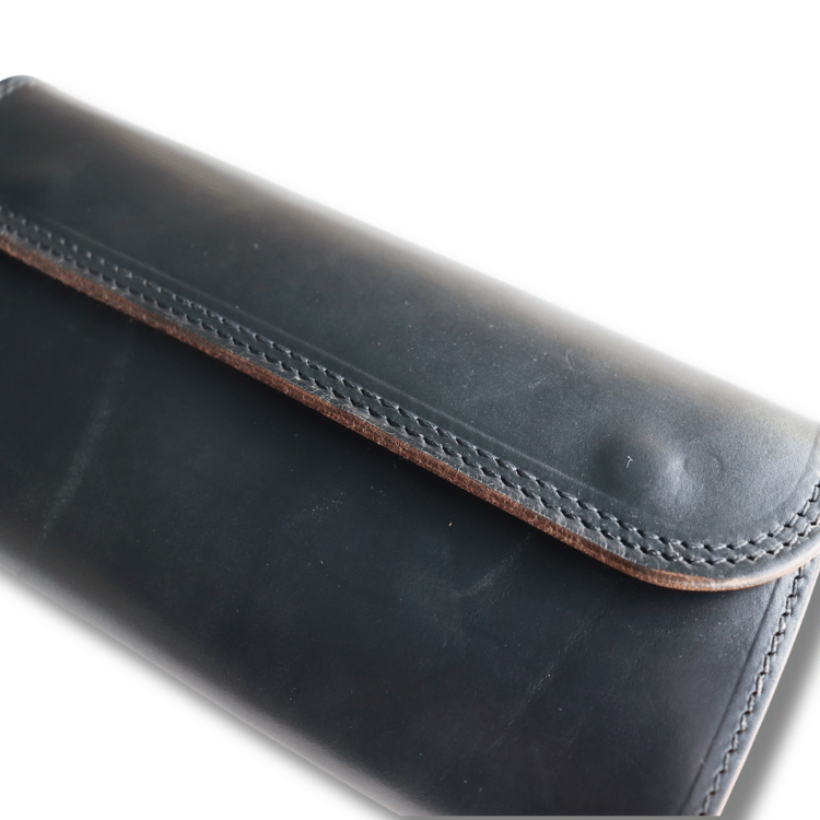 ART BROWN Long Wallet in Horween Chromexcel, Chicago, made from oiled Horween Chromexcel leather (VGW00143AB). Double-stitched. Made in Japan.